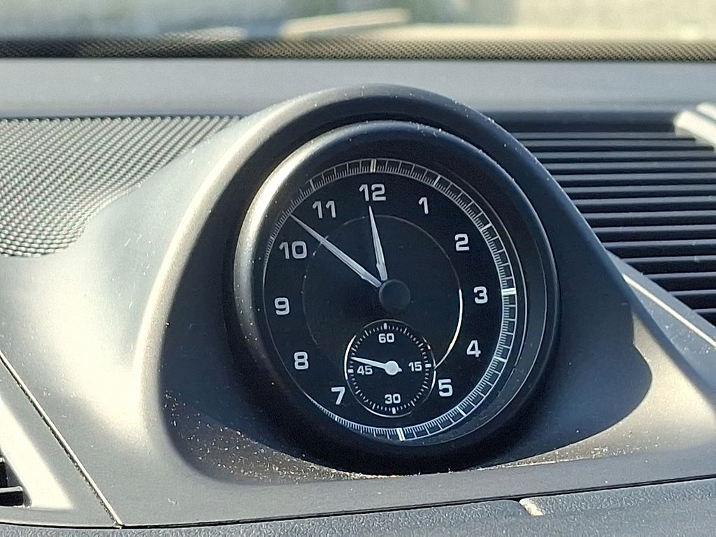 Thumbnail: 2023 Porsche Macan - 27