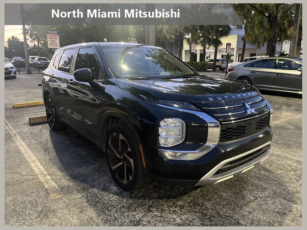 Black Diamond 2022 Mitsubishi Outlander SUV / Crossover Front-Wheel Drive Continuously Variable Transmission