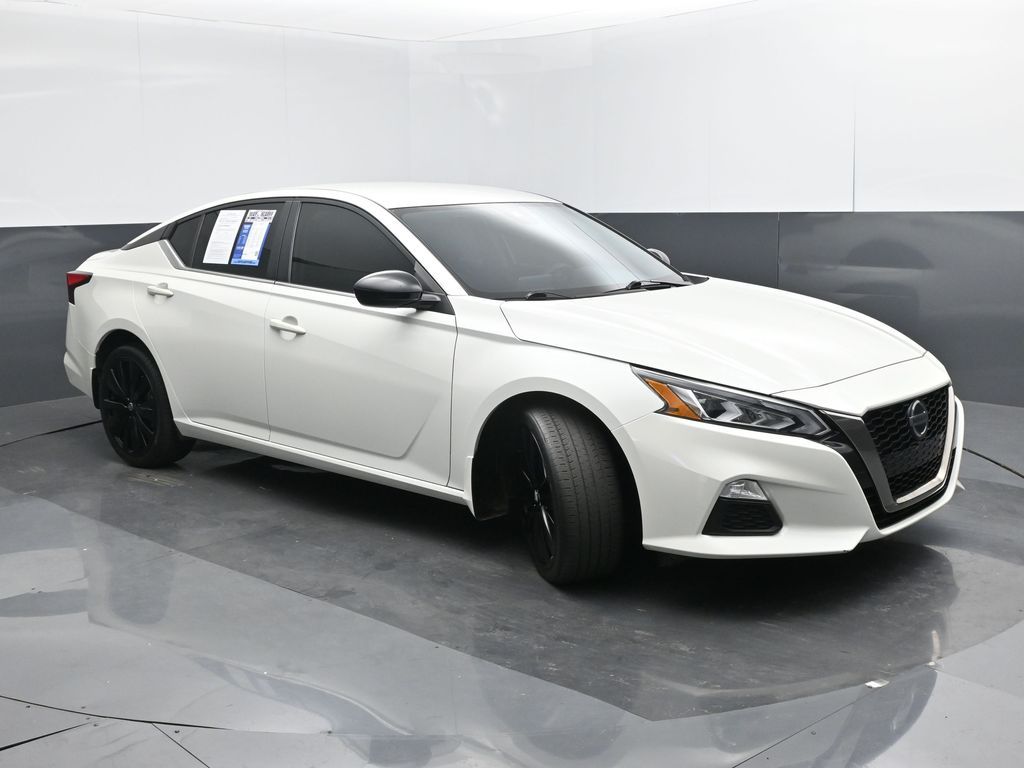 2022 Nissan Altima SR Intelligent AWD