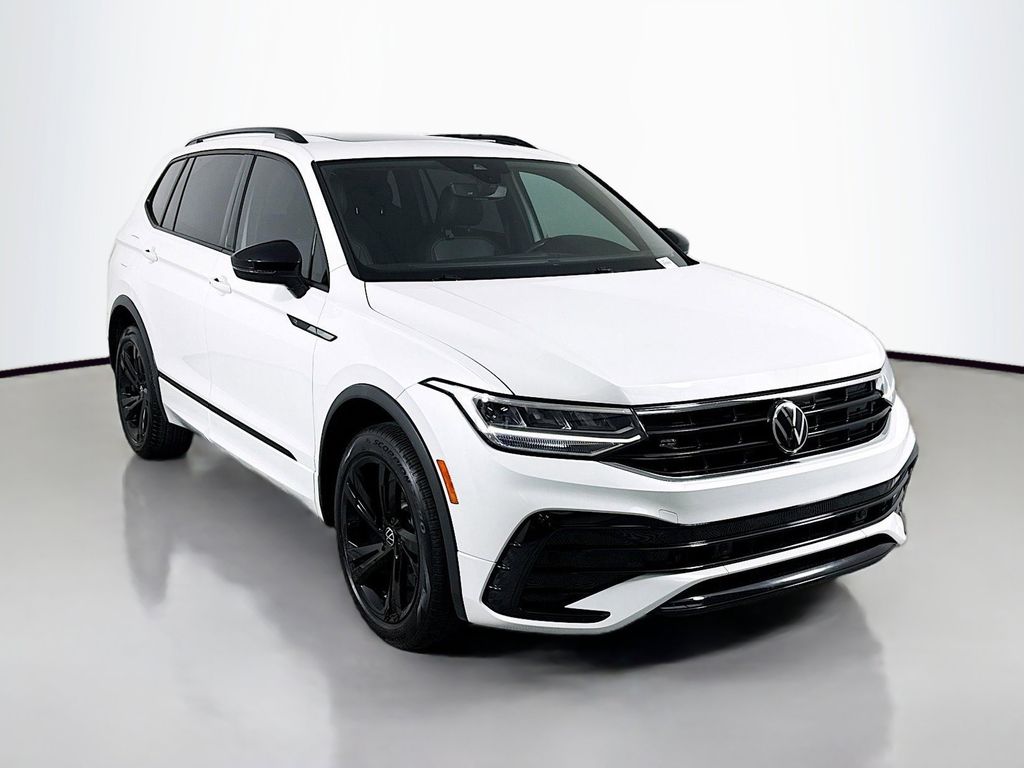 Thumbnail: 2023 Volkswagen Tiguan - 3