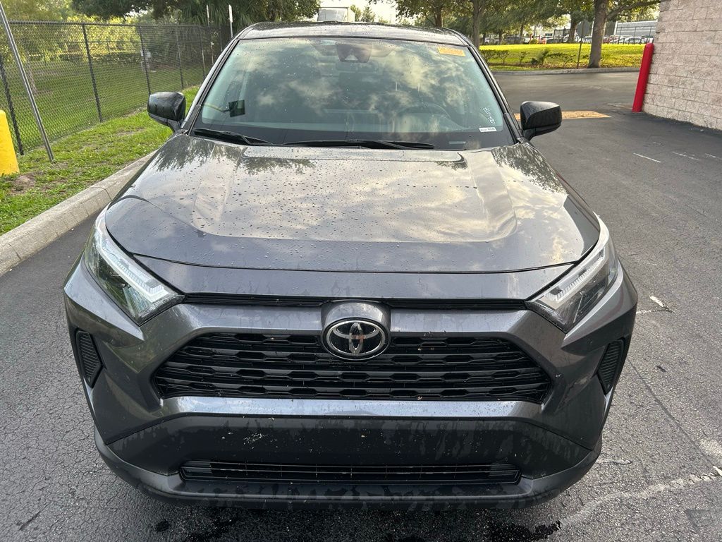 2024 Toyota RAV4 LE 8