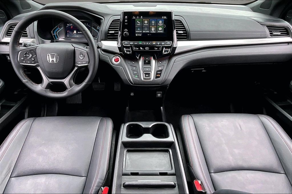 Used 2024 Honda Odyssey Van