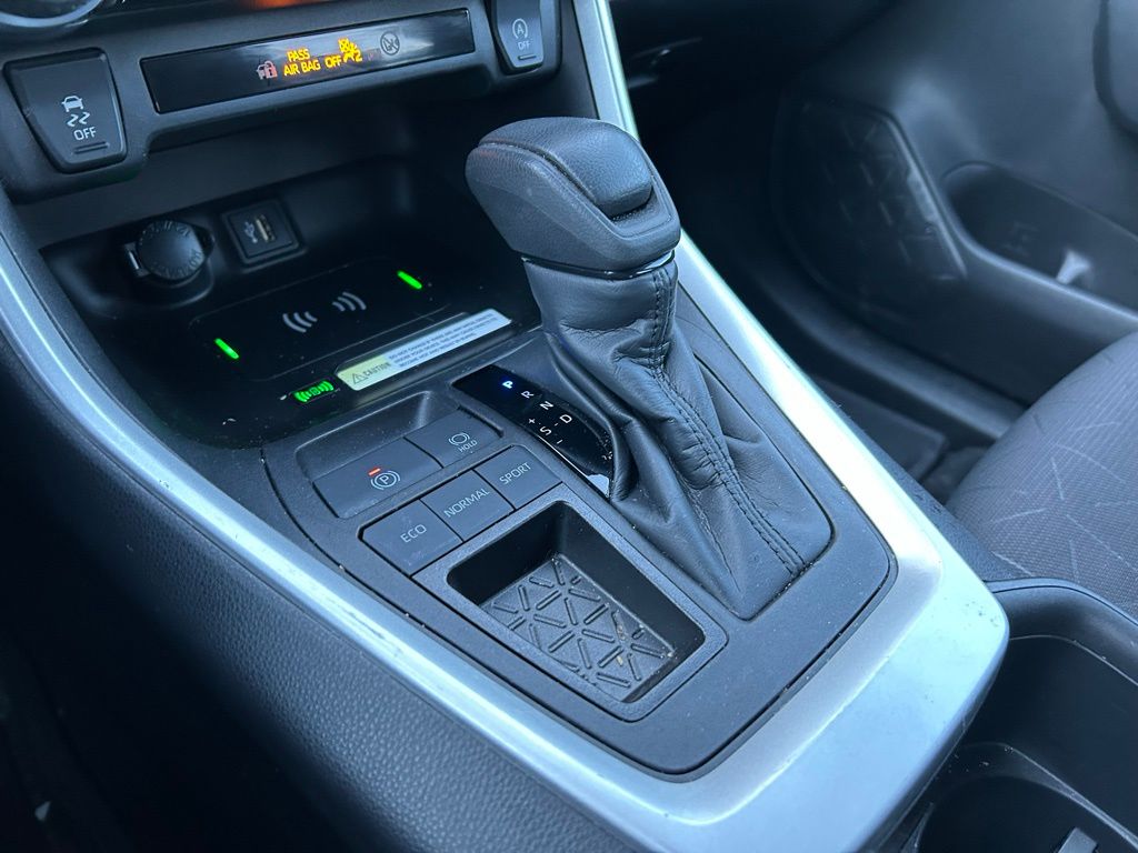 Thumbnail: 2024 Toyota RAV4 - 26