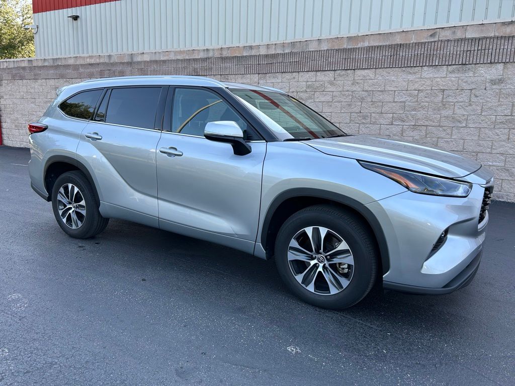 2022 Toyota Highlander XLE 7
