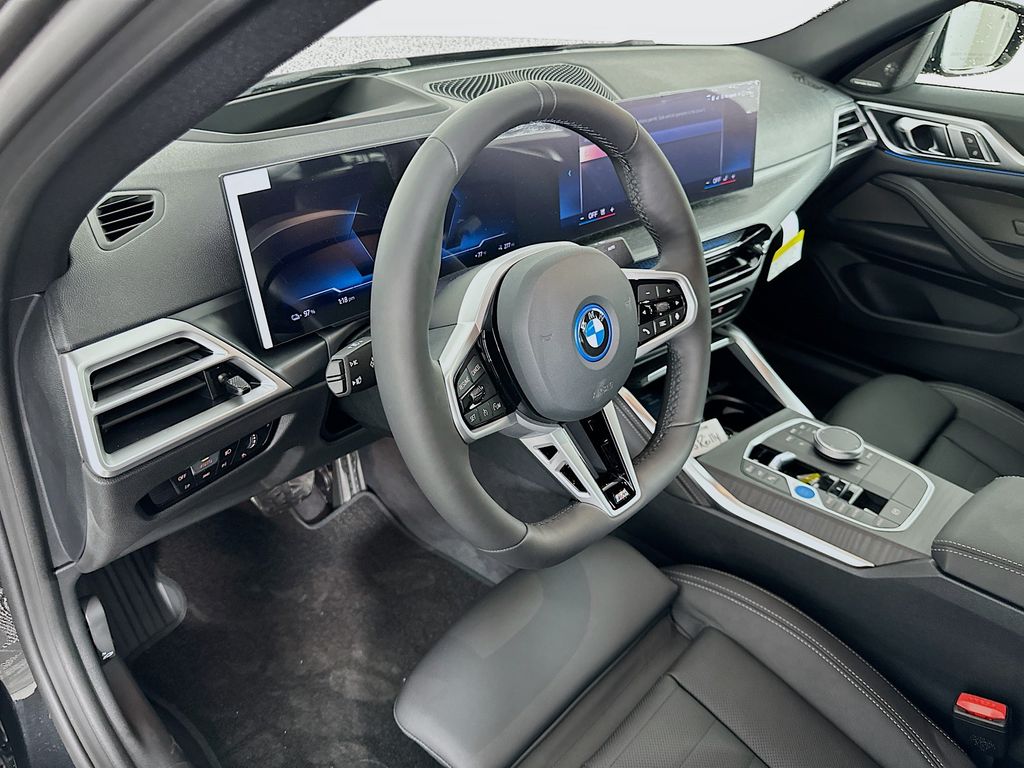 Thumbnail: 2025 BMW i4 - 9