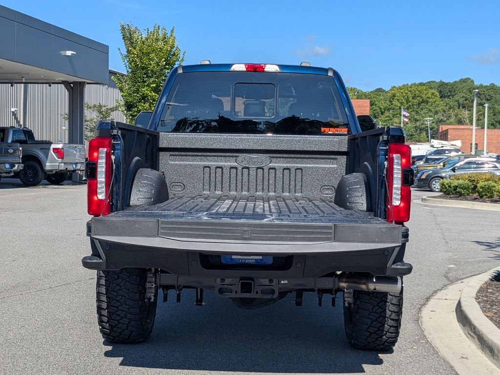 2025 Ford F-250 Super Duty Black Widow