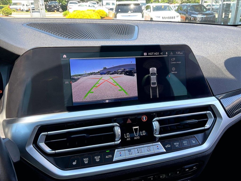 2021 BMW 3 Series — photo 19
