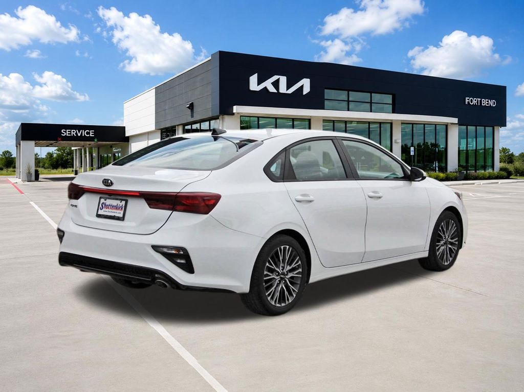 2021 Kia Forte LXS White at Community Toyota