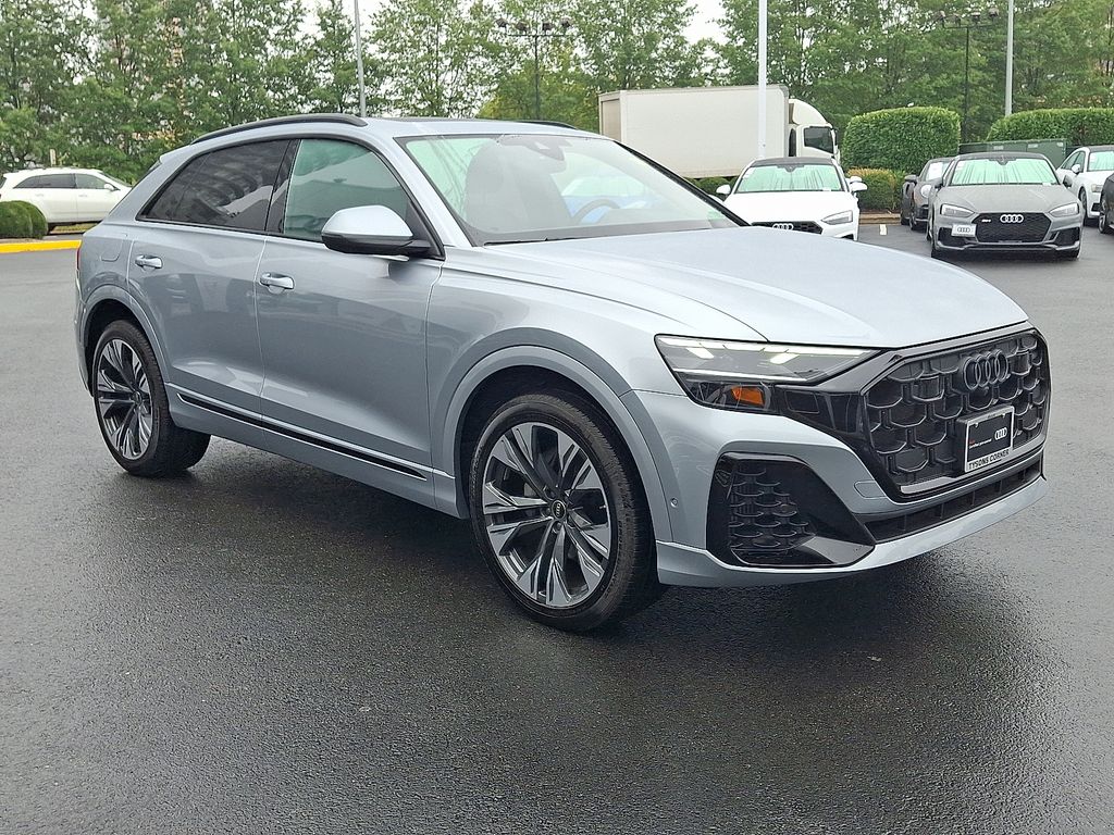 Thumbnail: 2025 Audi Q8 - 3
