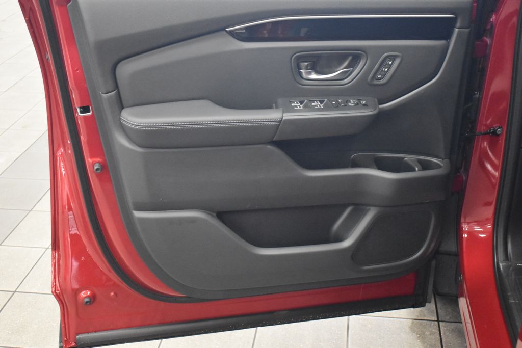 Thumbnail: 2025 Honda Pilot - 8
