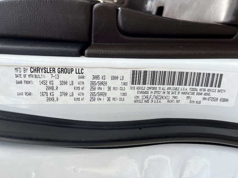 View vehicle photo 7