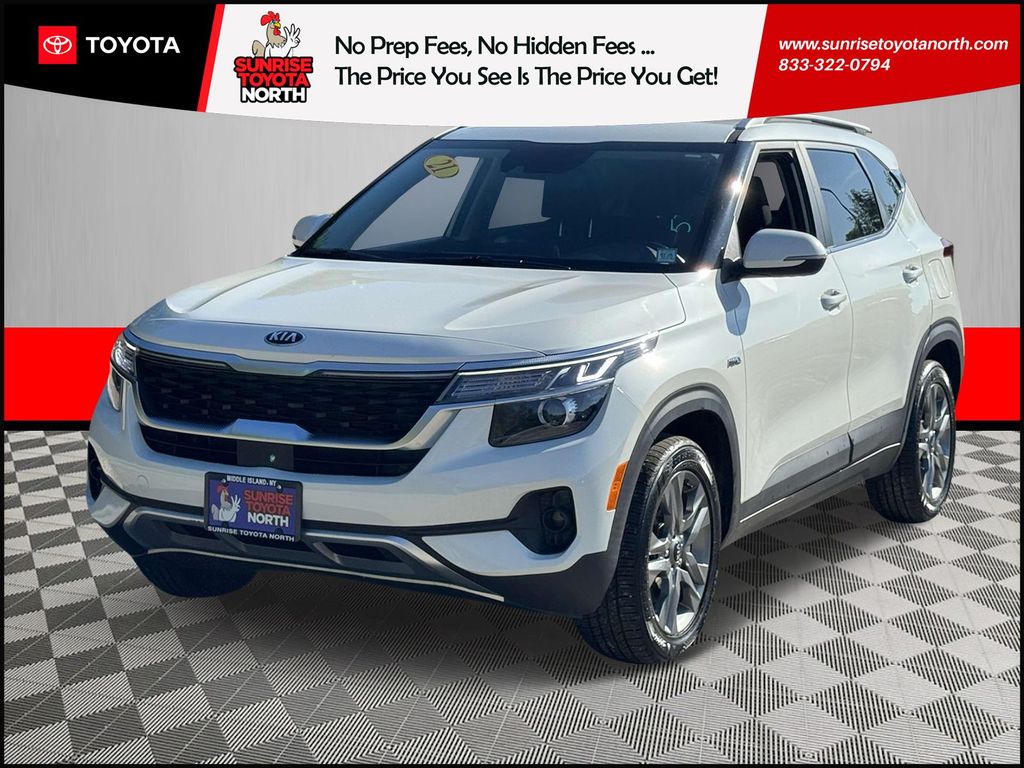 2021 Kia Seltos S's photo