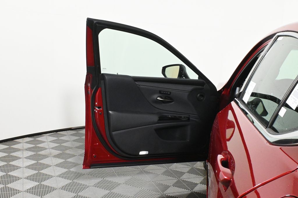 Thumbnail: 2025 Lexus ES - 28