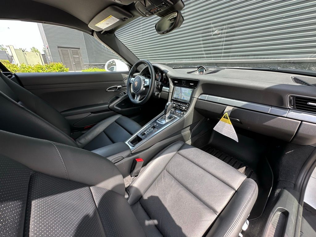 2013 Porsche 911 Carrera S 32