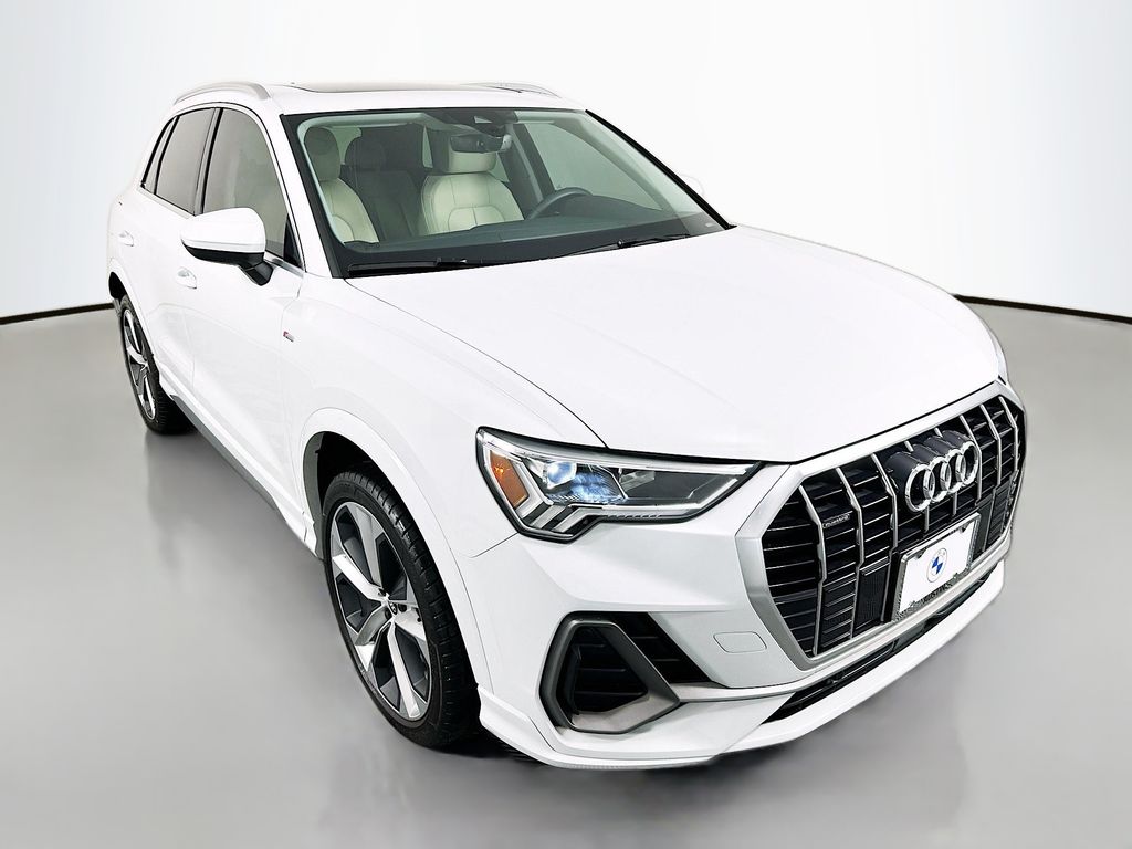 Thumbnail: 2021 Audi Q3 - 3