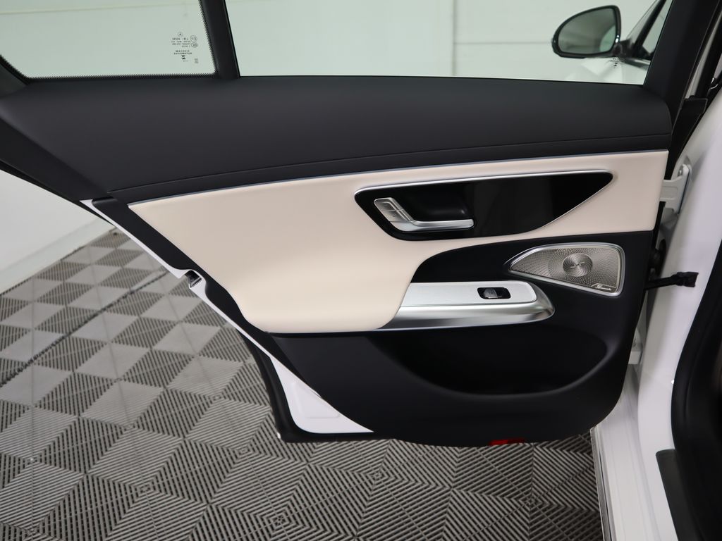 2025 Mercedes-Benz E-Class E 350 28