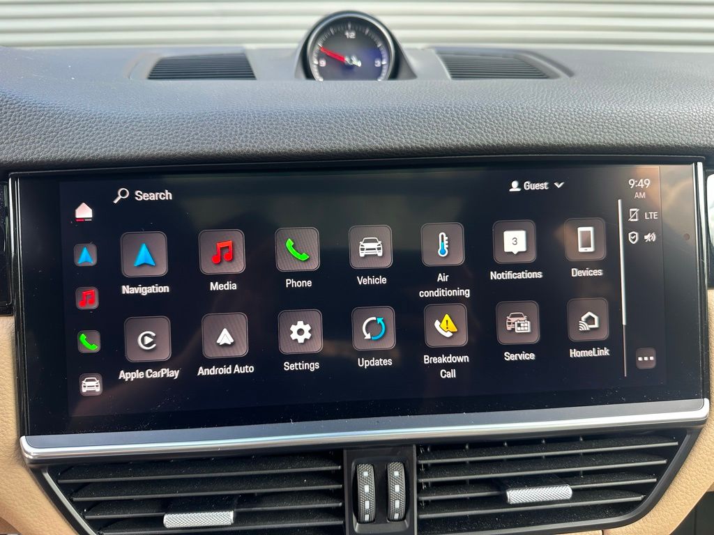 Thumbnail: 2023 Porsche Cayenne - 30