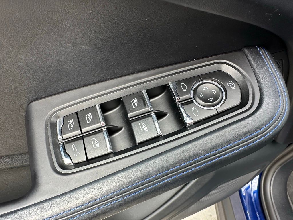 Thumbnail: 2023 Porsche Macan - 20