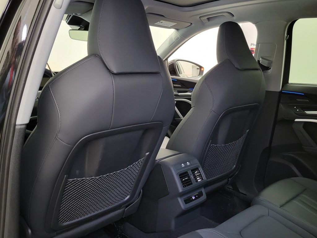 Thumbnail: 2025 Audi Q5 - 23