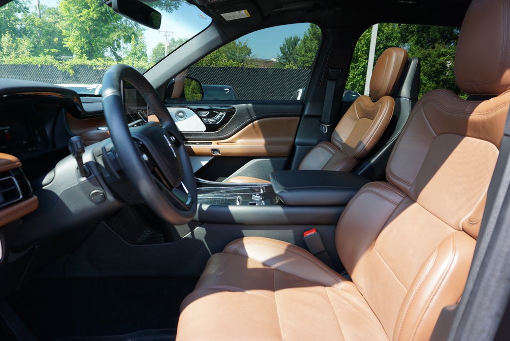 Thumbnail: 2024 Lincoln Aviator - 7