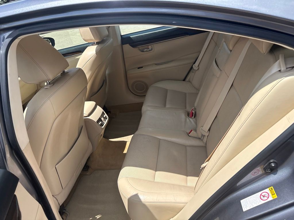Thumbnail: 2015 Lexus ES - 19