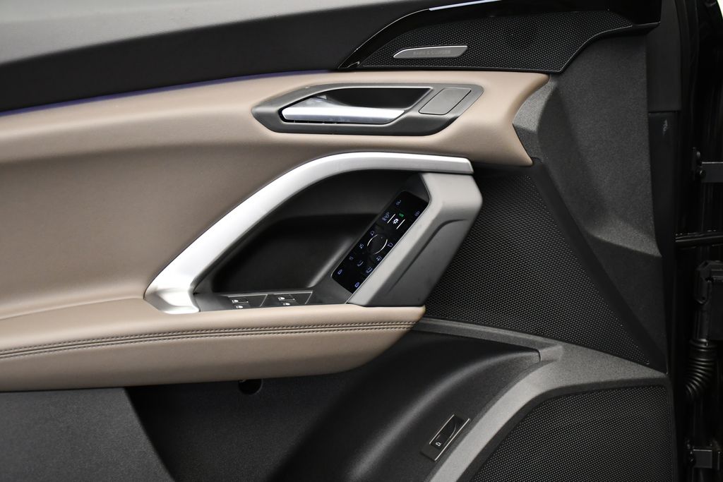 Thumbnail: 2025 Audi Q5 - 31