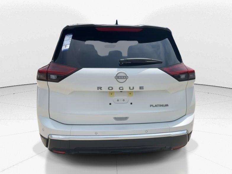 2025 Everest White Pearl/Super Black Nissan Rogue Platinum FWD SUV