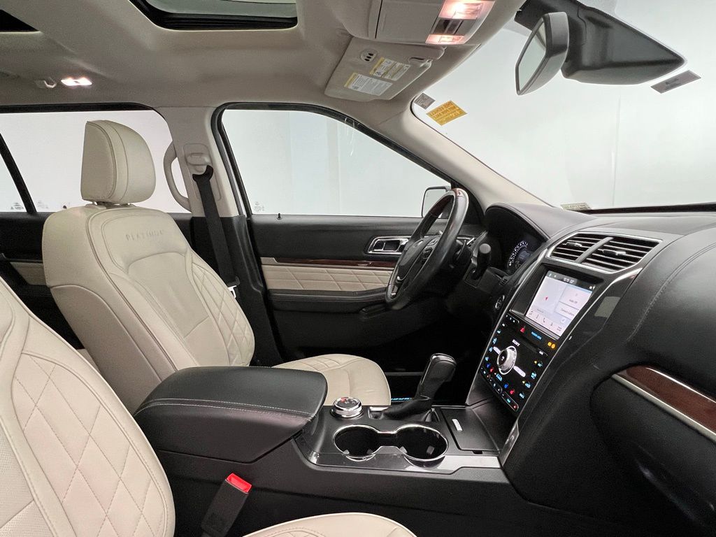 Thumbnail: 2019 Ford Explorer - 7