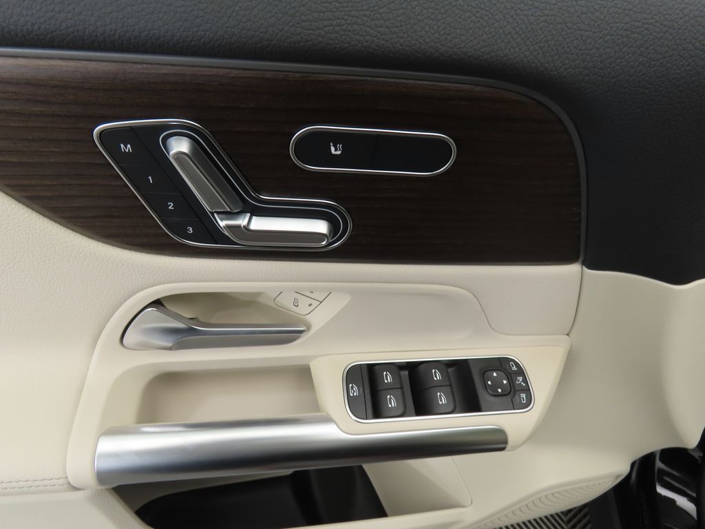 Thumbnail: 2026 Mercedes-Benz GLA - 23