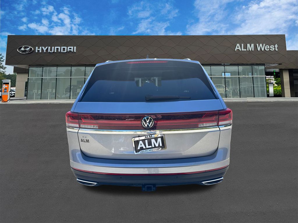 Used 2025 Silver Volkswagen 2.0T SE w/Technology image 6