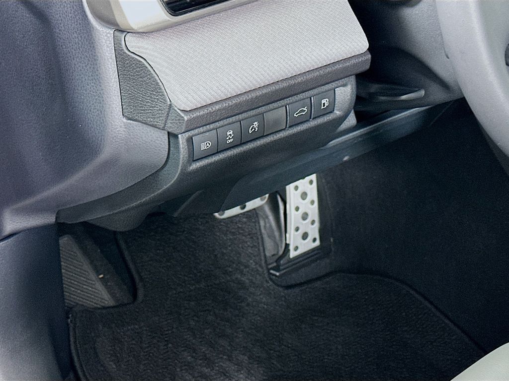 Thumbnail: 2025 Toyota Camry - 10