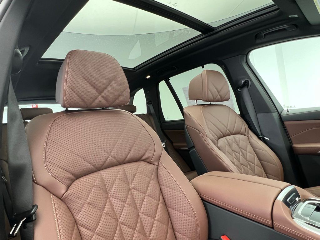 2025 BMW X5 xDrive40i 8