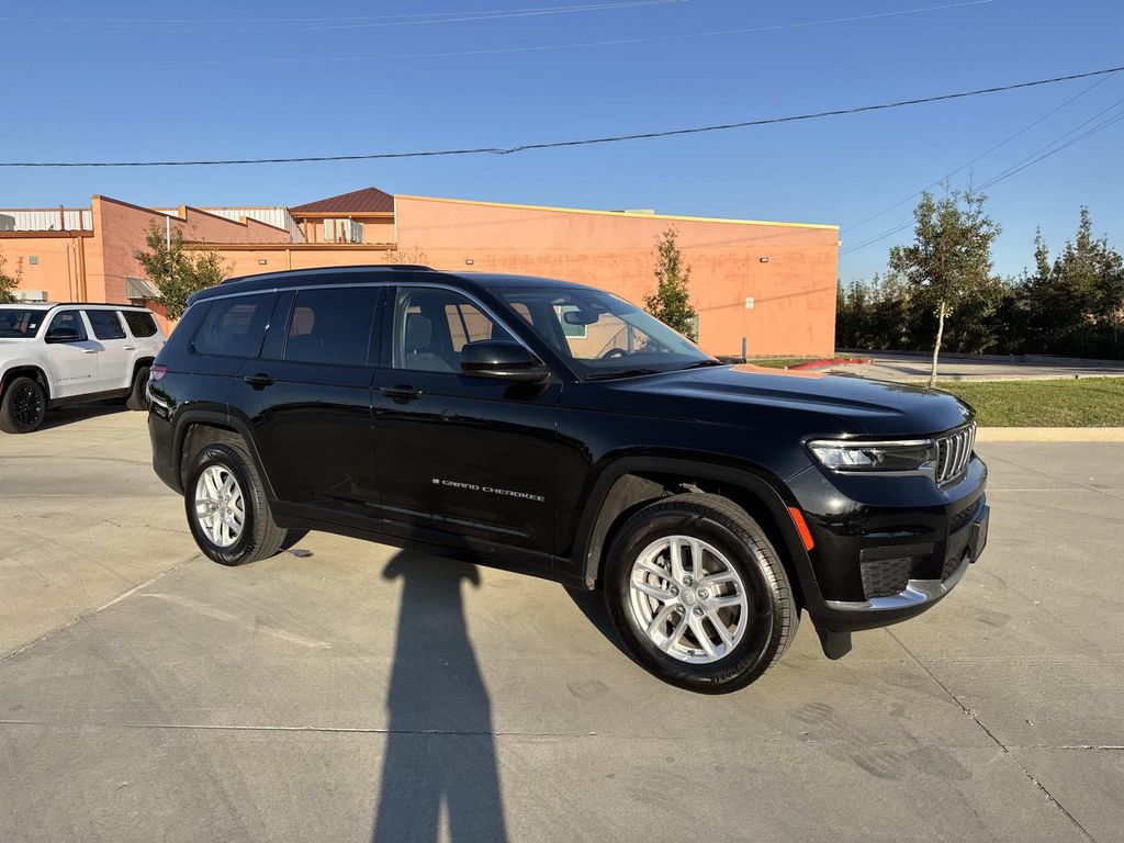 2023 Jeep Grand Cherokee L Laredo RWD