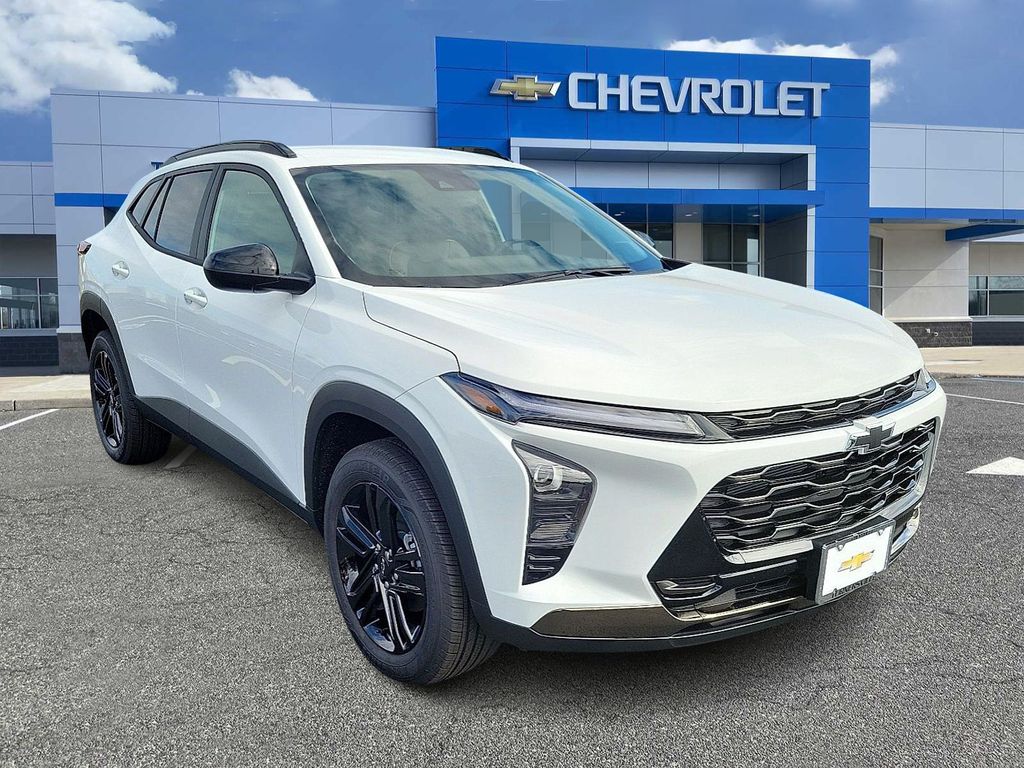 Thumbnail: 2025 Chevrolet Trax - 2