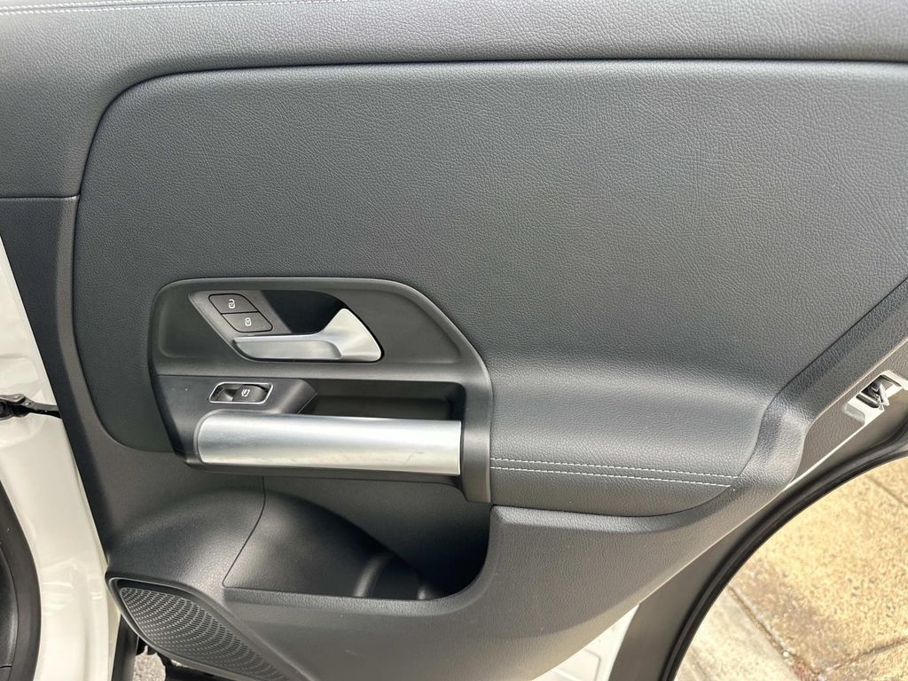 Thumbnail: 2023 Mercedes-Benz GLA - 22