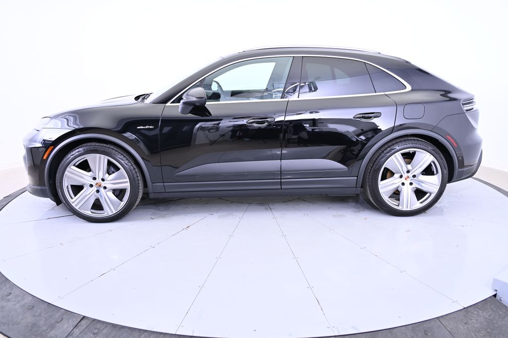 Thumbnail: 2025 Porsche Macan - 2