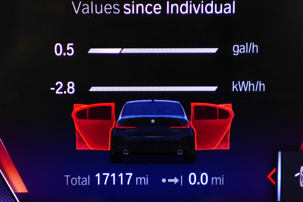 Thumbnail: 2023 BMW 3 Series - 32