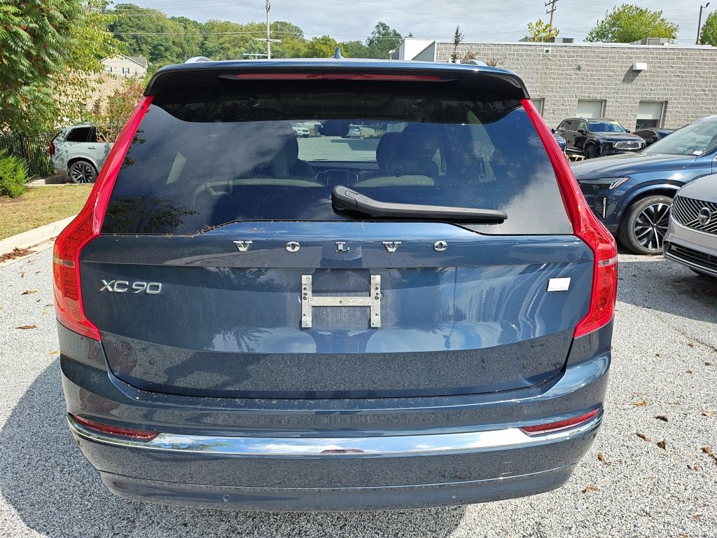 Used 2024 Blue Volvo T8 Plus 6 Passenger image 6