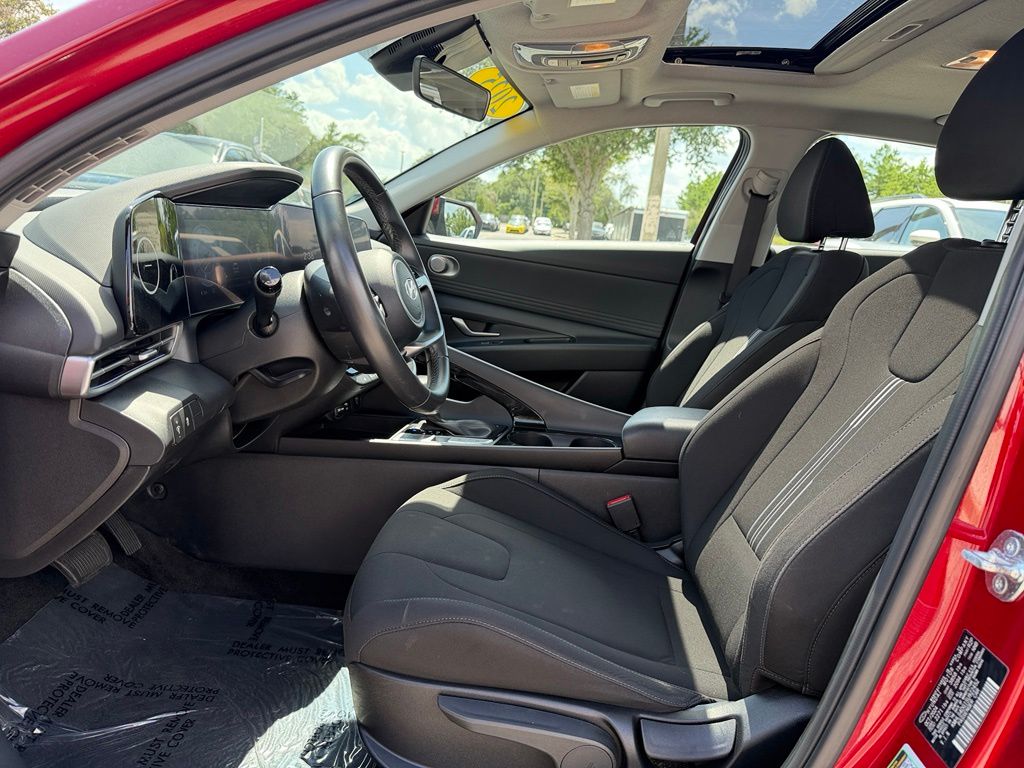 Used 2025 Hyundai Elantra Sedan