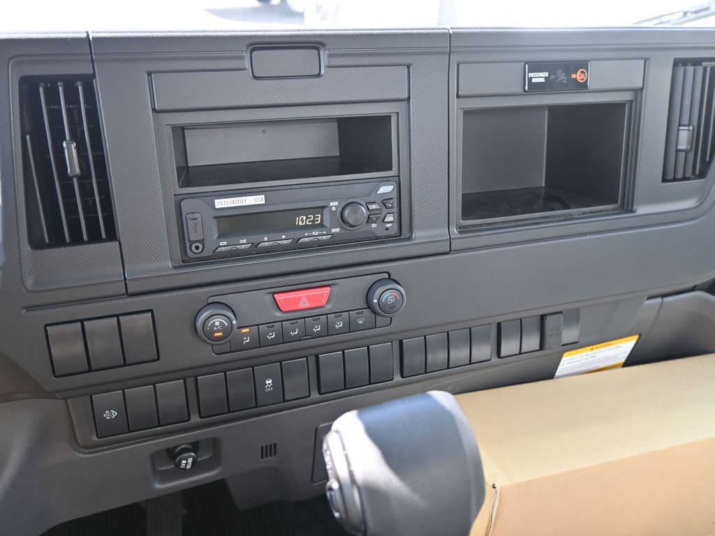 2025 Isuzu NPR XD 