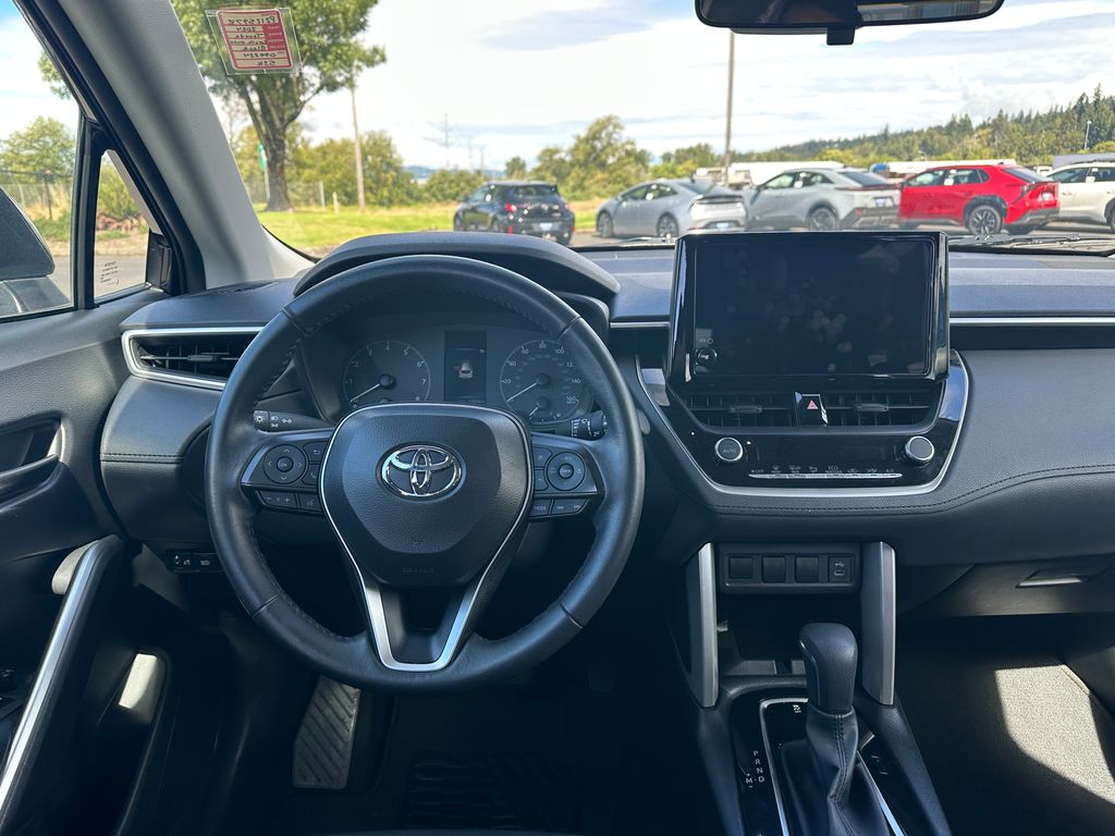 2024 Toyota Corolla Cross LE