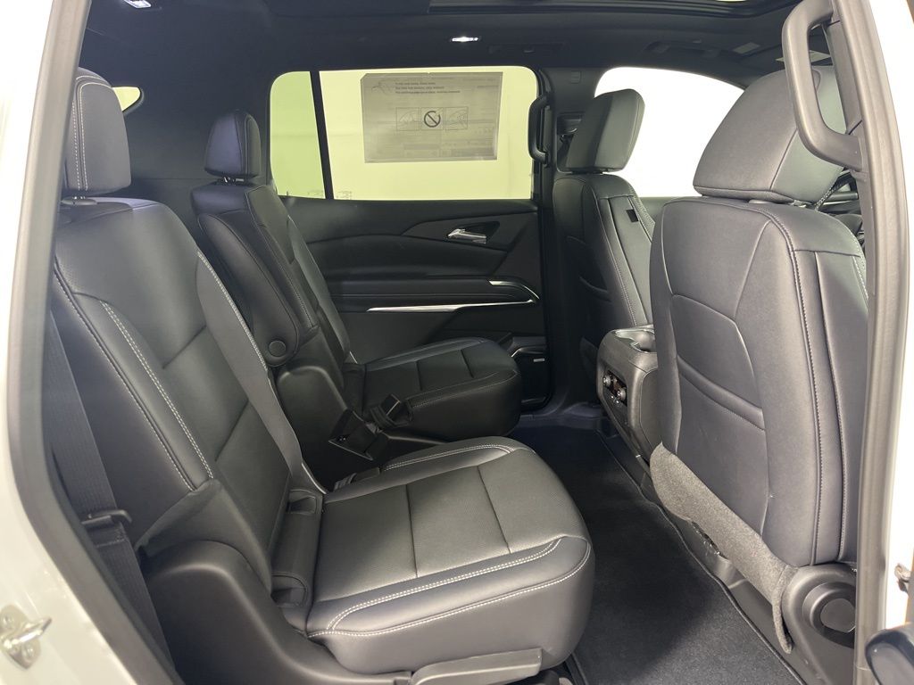Thumbnail: 2026 Chevrolet Traverse - 12