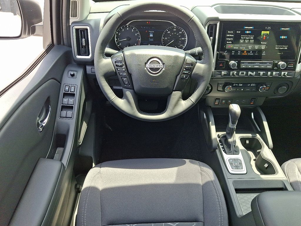 2026 Nissan Frontier — photo 6