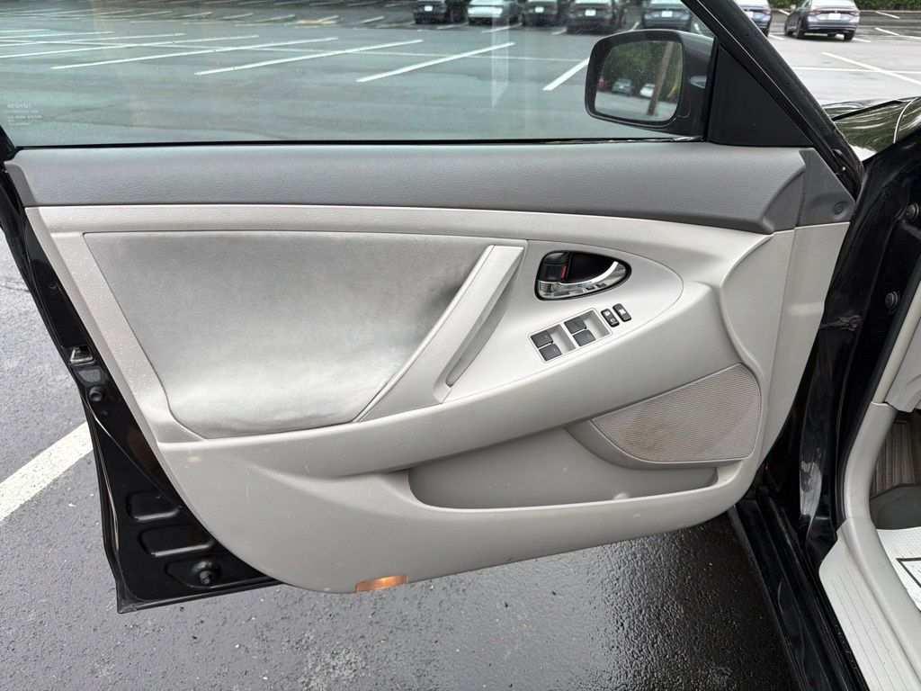 Thumbnail: 2011 Toyota Camry - 18