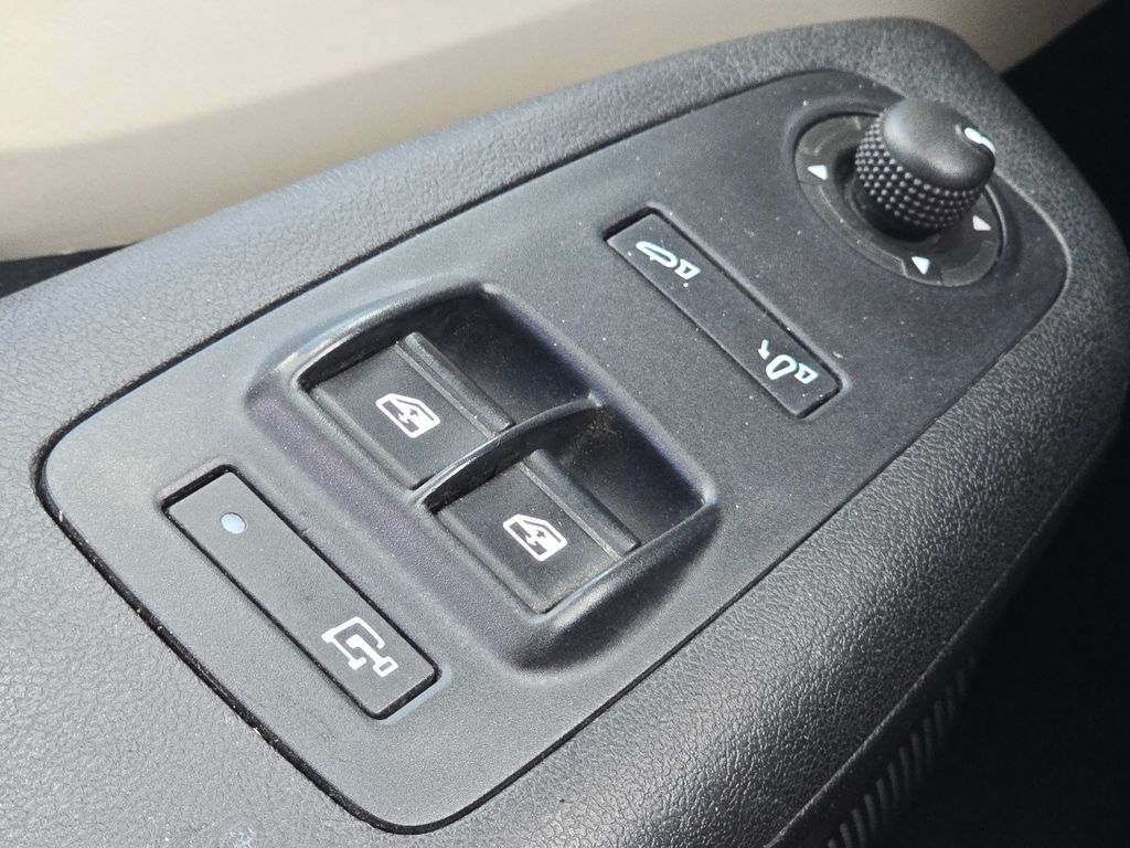 Used 2018 Black Ram High Roof image 19