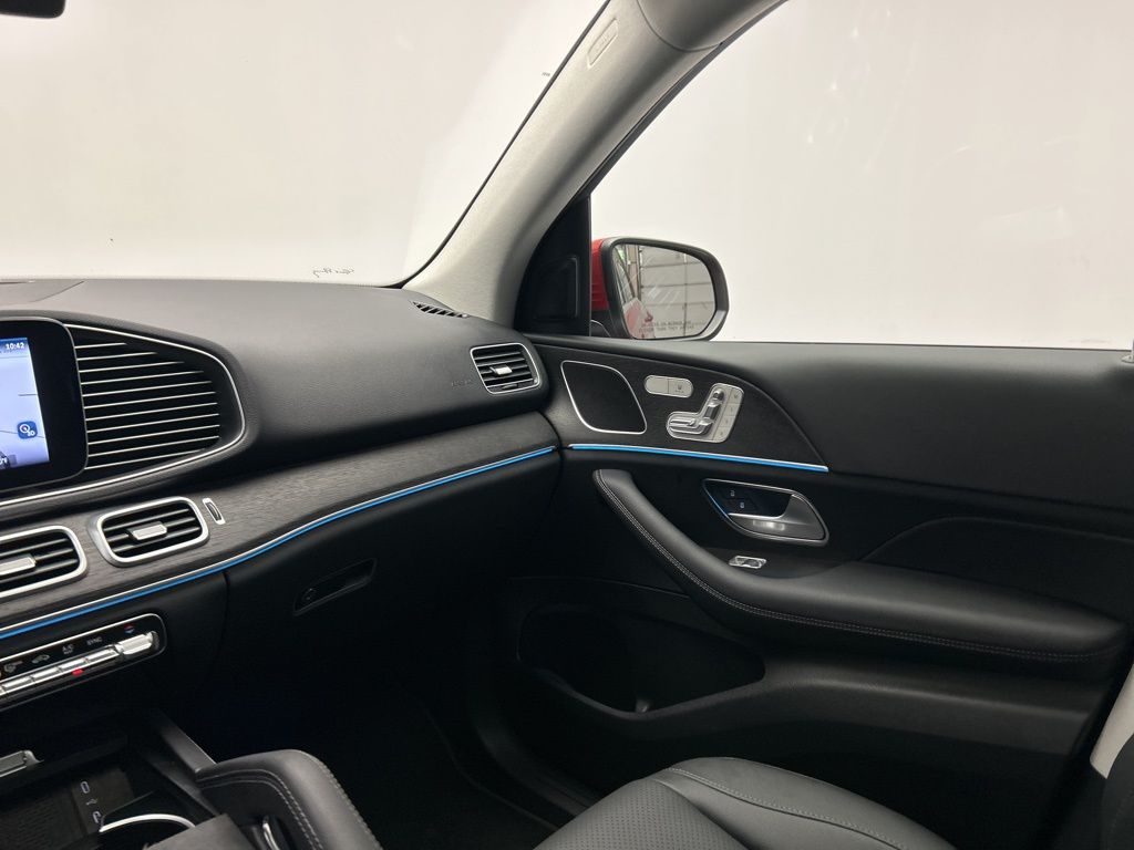 Thumbnail: 2025 Mercedes-Benz GLE - 27