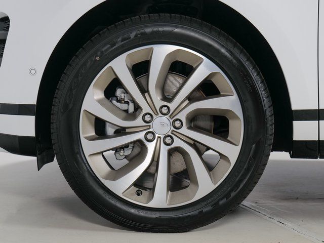 New 2026 White Land Rover Hoxton Edition image 9