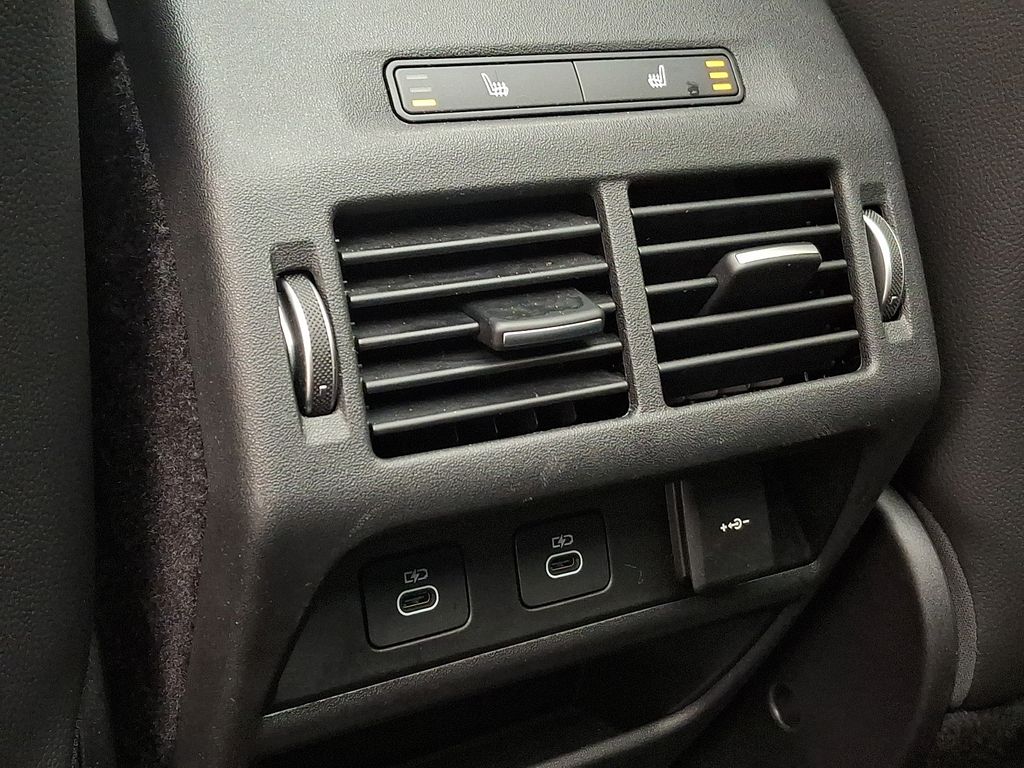 Thumbnail: 2025 Land Rover Discovery Sport - 11