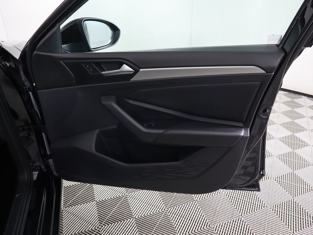 Thumbnail: 2019 Volkswagen Jetta - 25