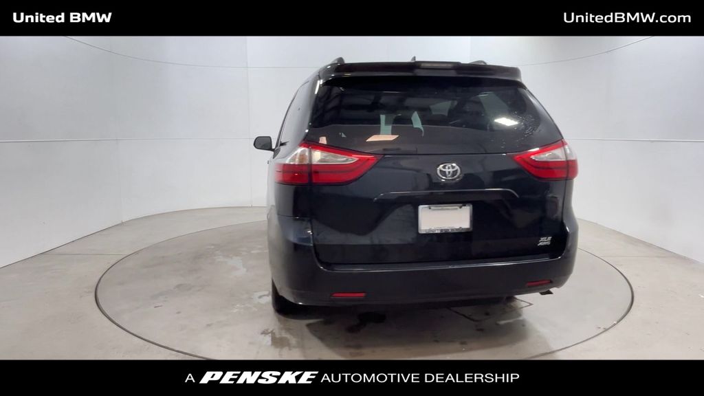 2018 Toyota Sienna XLE 7